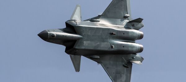 Caça furtivo chinês J-20 - Sputnik Brasil