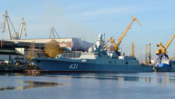 Fragata do projeto 22350, Admiral Kasatonov, em estaleiro na cidade de São Petersburgo - Sputnik Brasil