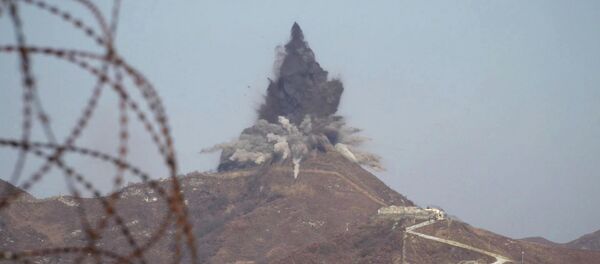 Explosão na zona desmilitarizada (imagem referencial) - Sputnik Brasil