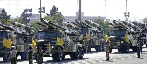 Mísseis iranianos exibidos durante uma parada por ocasião do Dia Nacional do Exército (foto de arquivo) - Sputnik Brasil