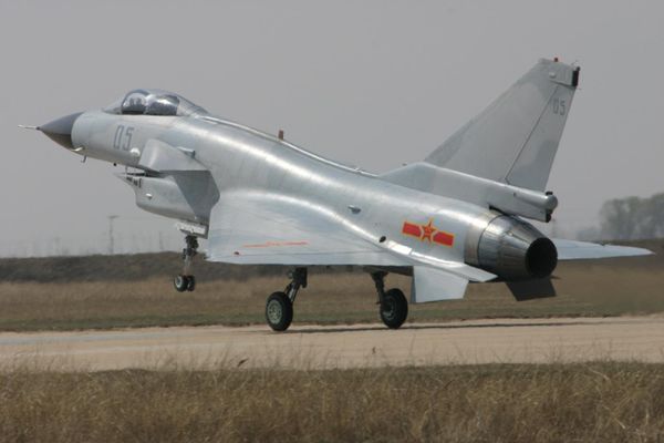 Taiwan intercepta caça chinês J-10 em sua zona de identificação de defesa aérea Taiwan intercepta caça chinês J-10 em sua zona de identificação de defesa aérea - Sputnik Brasil