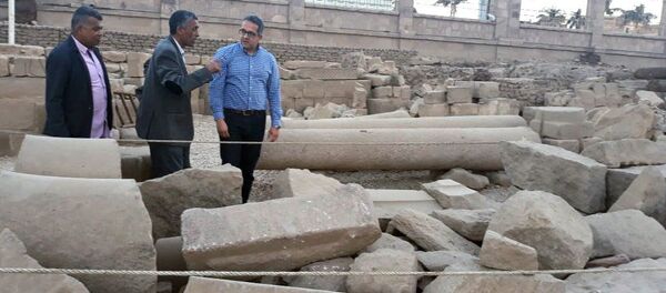 Ministro de Antiguidades, Khaled al-Anani, durante escavações arqueológicas na proximidade da cidade de Luxor, no sul do Egito - Sputnik Brasil