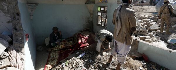 Casa destruída por bombardeio no Iêmen. - Sputnik Brasil