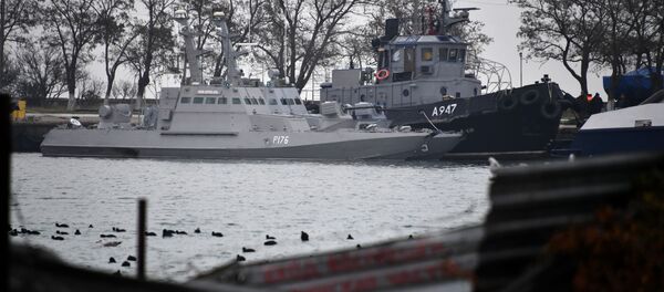 Três navios ucranianos, Berdyansk, Yanu Kapu e Nikopol, detidos pela parte russa por violar a fronteira, em 25 de novembro de 2018 Três navios ucranianos, Berdyansk, Yanu Kapu e Nikopol, detidos pela parte russa por violar a fronteira, em 25 de novembro de 2018 - Sputnik Brasil