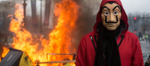 Ações de protesto maciços contra aumento de preços do combustível em Paris, em 24 de novembro de 2018 - Sputnik Brasil