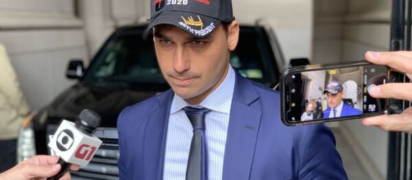 O deputado federal Eduardo Bolsonaro, filho do presidente eleito Jair Bolsonaro, O deputado federal Eduardo Bolsonaro, filho do presidente eleito Jair Bolsonaro, - Sputnik Brasil