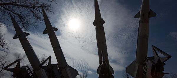 Sistema de mísseis terra-ar S-125 - Sputnik Brasil