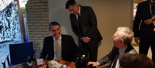 Jair Bolsonaro recebeu John Bolton com um café da manhã em sua casa, no Rio - Sputnik Brasil