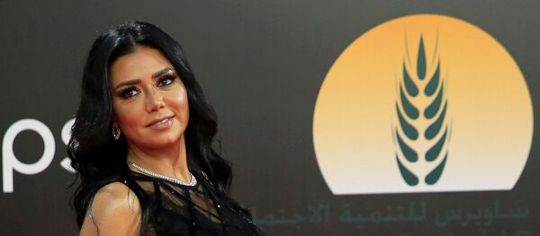 Atriz egípcia Rania Youssef durante o Festival Internacional de Cinema do Cairo - Sputnik Brasil