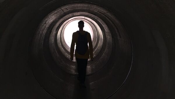Luz branca no fim do túnel (imagem referencial) - Sputnik Brasil