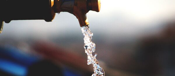 Água da torneira - Sputnik Brasil