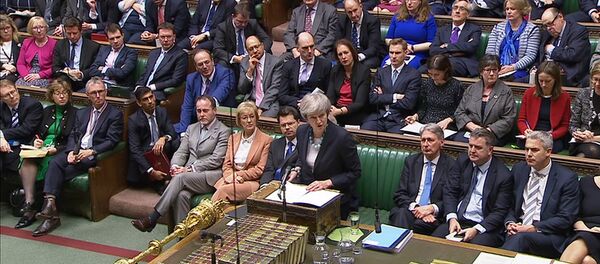 A primeira-ministra britânica Theresa May faz último discurso na Câmara dos Comuns, em Londres antes da votação final sobre o acordo do Reino Unido com a União Europeia pelo Brexit. - Sputnik Brasil