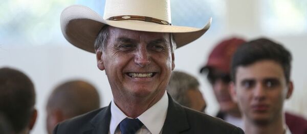 O presidente eleito, Jair Bolsonaro, participa de almoço com artistas sertanejos, no Clube do Exército, em Brasília O presidente eleito, Jair Bolsonaro, participa de almoço com artistas sertanejos, no Clube do Exército, em Brasília - Sputnik Brasil