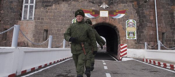 Base militar russa n.º 102 na Armênia - Sputnik Brasil