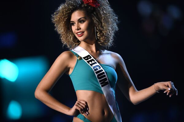 Zoe Brunet, representante da Bélgica, compete na etapa de traje de banho do concurso Miss Universo 2018, na Tailândia - Sputnik Brasil