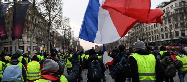 Protestos de coletes amarelos em Paris, França Protestos de coletes amarelos em Paris, França - Sputnik Brasil