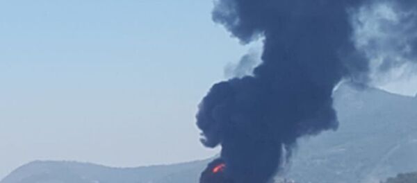 Incêndio de grandes proporções atinge a Refinaria de Manguinhos - Sputnik Brasil