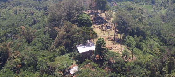 Pirâmide supostamente encontrada no cume do monte Padang, em Java Ocidental, Indonésia - Sputnik Brasil