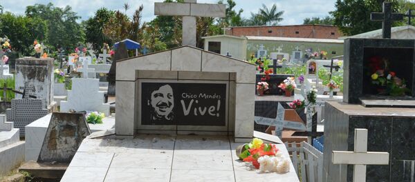 Chico Mendes foi morto por sua luta em defesa do desenvolvimento sustentável e preservação da Amazônia - Sputnik Brasil