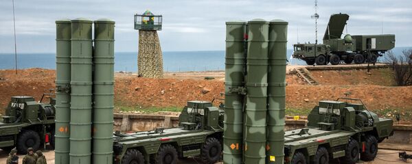 Sistema de mísseis de defesa aérea S-400 - Sputnik Brasil