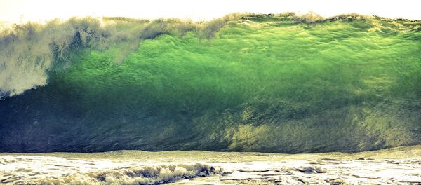 Una gran ola de agua, imagen referencial - Sputnik Brasil
