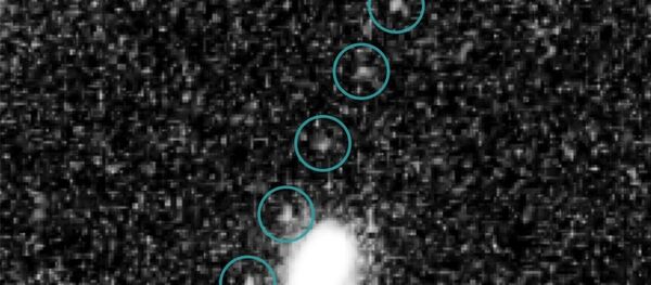 Imagens tiradas pelo telescópio Hubble do objeto Ultima Thule (2014 MU69) do Cinturão de Kuiper, em 24 de junho de 2014 - Sputnik Brasil