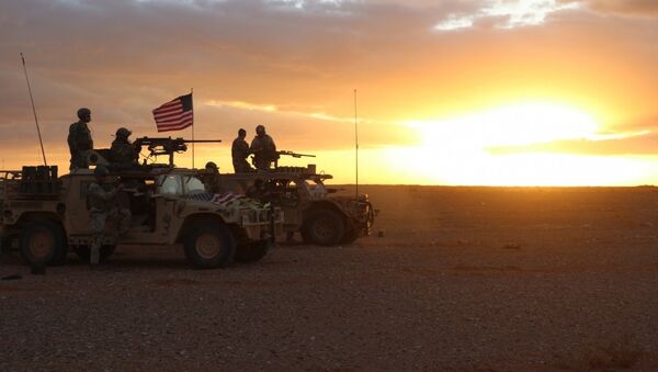 Membros das Forças Especiais dos EUA realizando treinamento durante operações contra grupo Daesh no sul da Síria - Sputnik Brasil