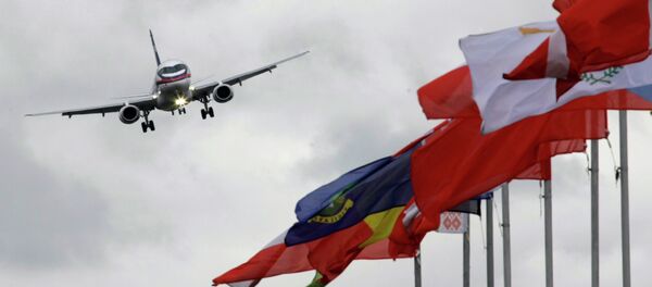 Avião de passageiros russo Sukhoi Superjet 100 (SSJ100) - Sputnik Brasil