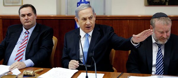 O premier israelense, Benjamin Netanyahu, em encontro com seus ministros em 14 de junho de 2015 - Sputnik Brasil