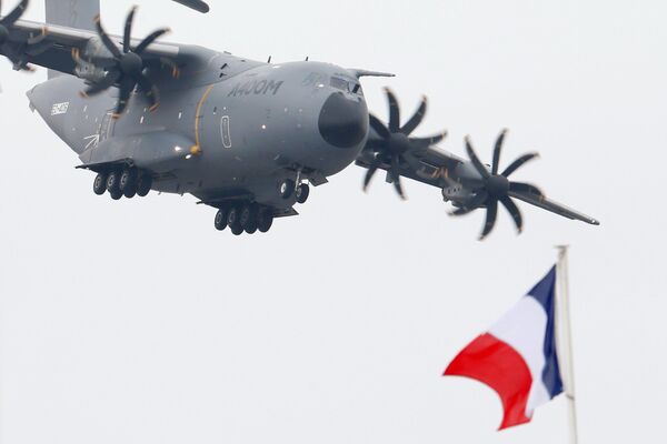 Um Airbus A400M durante a exibição em Le Bourget - Sputnik Brasil