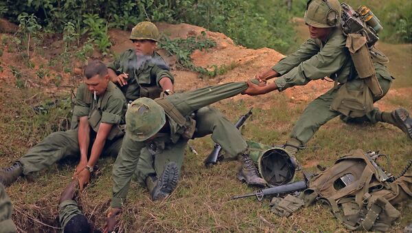 Operação contra guerrilheiros subterrâneos no Vietnã em 1967 - Sputnik Brasil