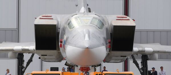 Tu-22M3M, bombardeiro modernizado russo, é visto durante a cerimônia de rolagem, na Fábrica de Aviões de Kazan - Sputnik Brasil