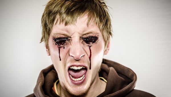 Homem sangra pelos olhos (imagem ilustrativa) - Sputnik Brasil