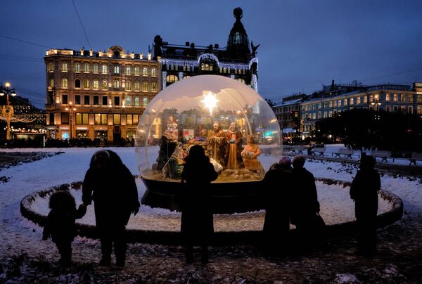 Natal na Praça da Catedral de Nossa Senhora de Cazã, em São Petersburgo - Sputnik Brasil