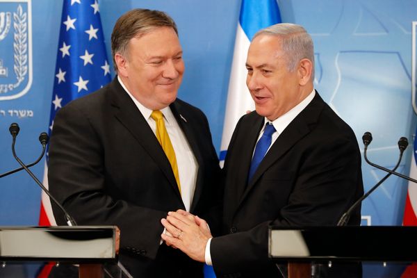 Tomada de posse do novo governo israelense é adiada devido à visita de Mike Pompeo Tomada de posse do novo governo israelense é adiada devido à visita de Mike Pompeo - Sputnik Brasil