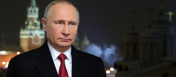Presidente russo, Vladimir Putin, parabenizando os cidadãos russos pelo Ano Novo Presidente russo, Vladimir Putin, parabenizando os cidadãos russos pelo Ano Novo - Sputnik Brasil