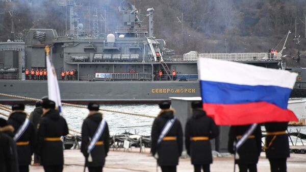 Grande navio antissubmarino Severomorsk da Frota do Norte durante chegada ao porto de Sevastopol (foto de arquivo). - Sputnik Brasil