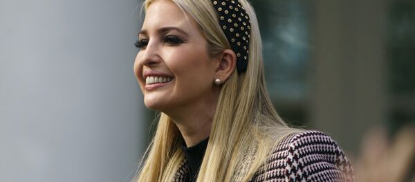 Ivanka Trump, a filha do presidente Donald Trump, em cerimônia no Jardim das Rosas da Casa Branca em Washington (arquivo) Ivanka Trump, a filha do presidente Donald Trump, em cerimônia no Jardim das Rosas da Casa Branca em Washington (arquivo) - Sputnik Brasil