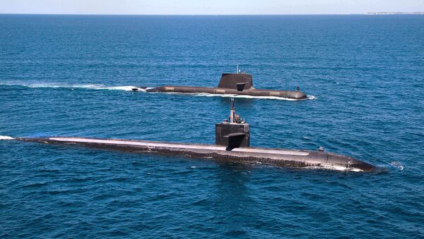 Submarino americano de classe Los Angeles e submarino australiano de classe Collins - Sputnik Brasil