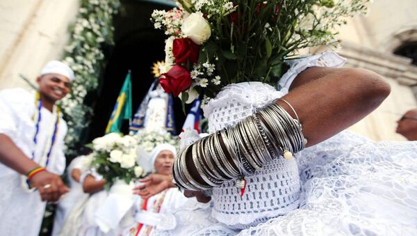 Religiosos comemoram tradicional Lavagem do Bonfim em Salvador, Bahia. - Sputnik Brasil