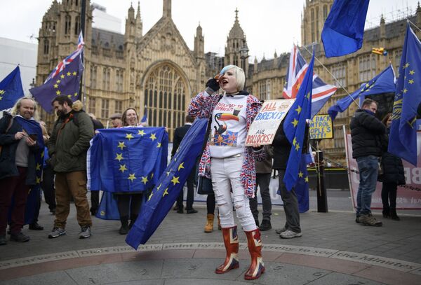Brexit: premiê britânico é acusado de 'pouco sério' pela União Europeia Brexit: premiê britânico é acusado de 'pouco sério' pela União Europeia - Sputnik Brasil
