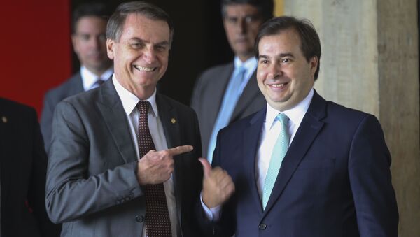Jair Bolsonaro ao lado de Rodrigo Maia durante encontro da equipe de transição, em 2018 - Sputnik Brasil