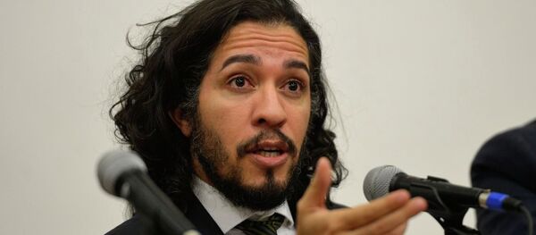 O deputado Jean Wyllis participa da abertura da Semana da Anistia 2015. - Sputnik Brasil