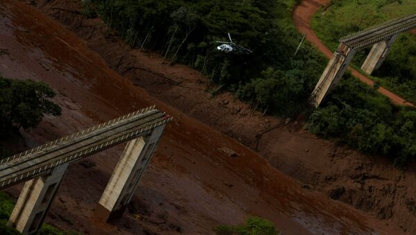 Consecuencias de la ruptura de la represa minera en Brasil - Sputnik Brasil