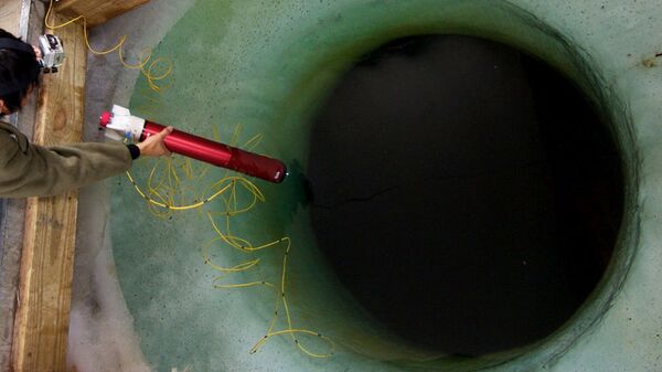 Um poço de mais de dois quilômetros de profundidade na Antártica Ocidental - Sputnik Brasil