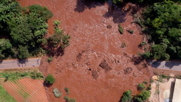 Vista aérea do desastre após rompimento de barragem perto de Brumadinho, Minas Gerais, Brasil, 25 de janeiro de 2019 - Sputnik Brasil