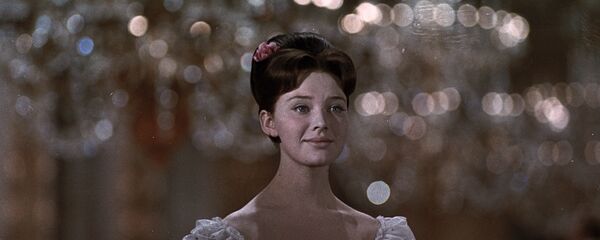 Lyudmila Savelieva no filme Guerra e Paz - Sputnik Brasil