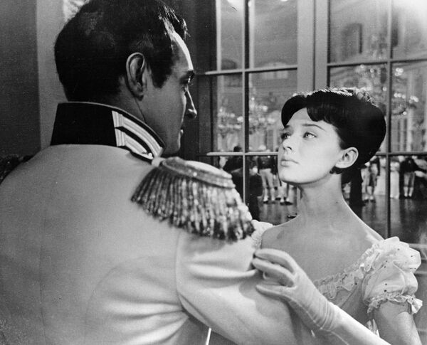 Lyudmila Savelieva no filme Guerra e Paz - Sputnik Brasil