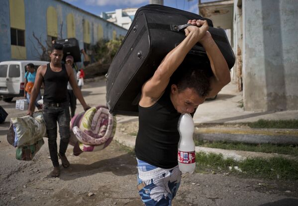 Moradores de Havana são evacuados durante tornado na capital de Cuba - Sputnik Brasil