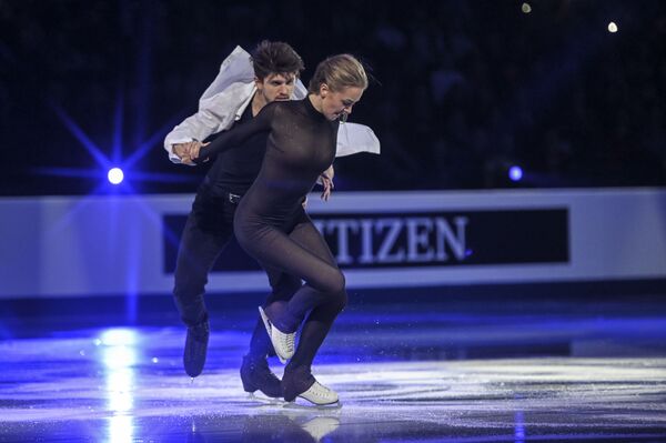 Patinadores russos, Aleksandra Stepanova e Ivan Bukin, apresentam-se no Campeonato Europeu de Patinação Artística no Gelo, realizado na capital bielorrussa de Minsk - Sputnik Brasil